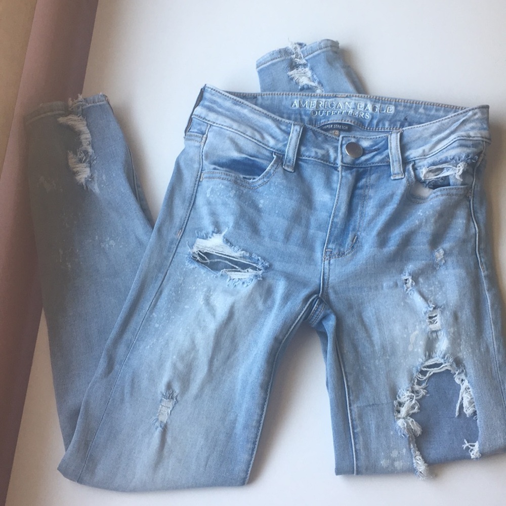 American Eagle Light Wash Destroyed Ankle Jeans